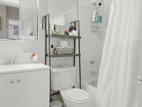 5th image of 25-40 Shore Blvd #15R