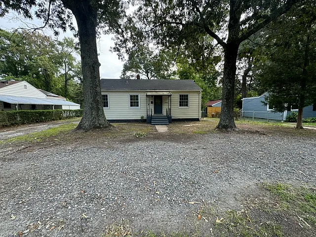 11506 Warwick Blvd — Photo 9