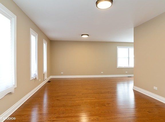 3rd image of 1921 Aspen Dr