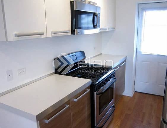 2nd image of 1210 W Foster Ave #1212-3A
