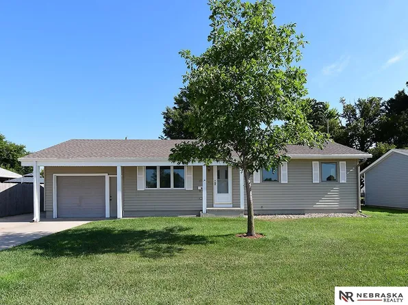 2216 E 3rd St, Fremont, NE 68025