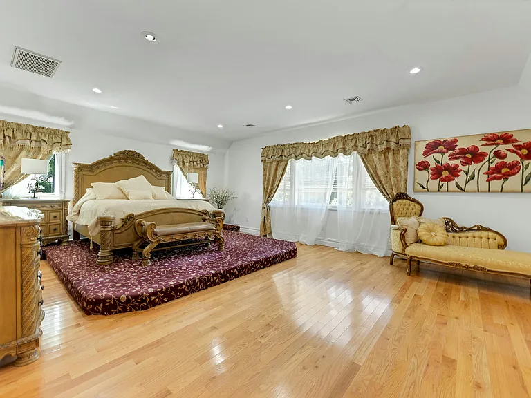 252 Mabel Pl — Photo 29