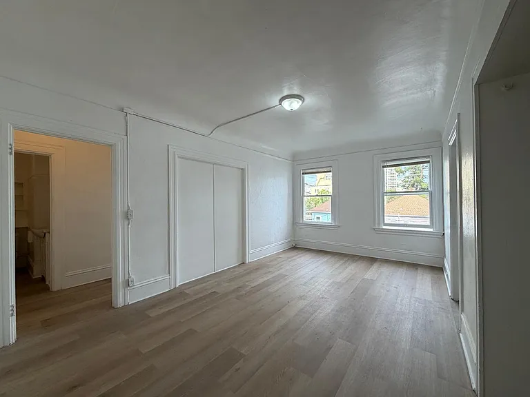 2306 Waverly St — Photo 5