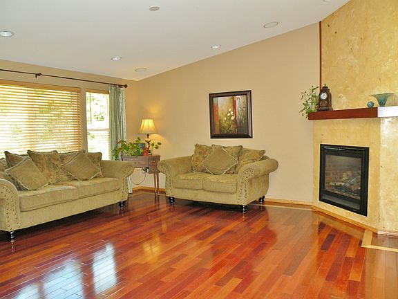4th image of 7811 Hendershot St NE