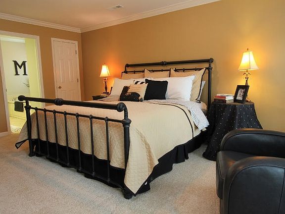 3rd image of 8919 Ivey Glen Ct