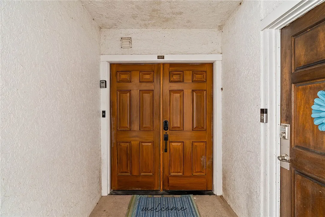 2 bed, 931 sqft, $1,700 — Photo 2