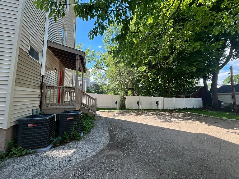 69 Edwards St — Photo 31