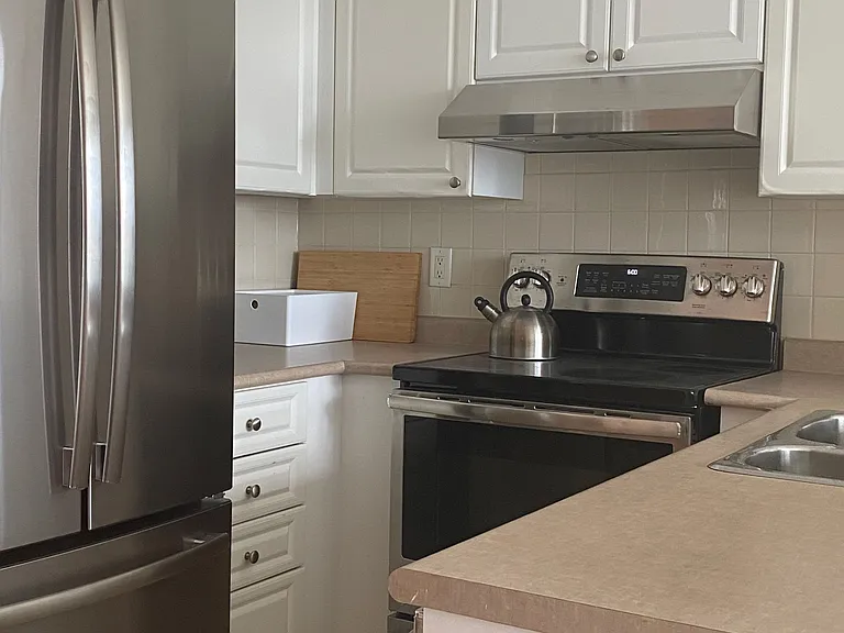 230 King St E #1201 — Photo 4