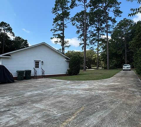 3rd image of 3407 Huntington Pl
