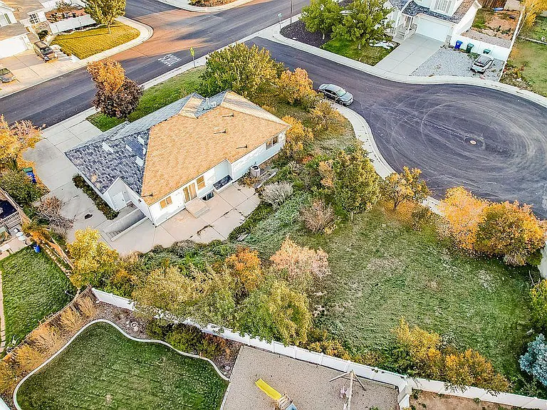 6051 W Richardson Ln — Photo 3