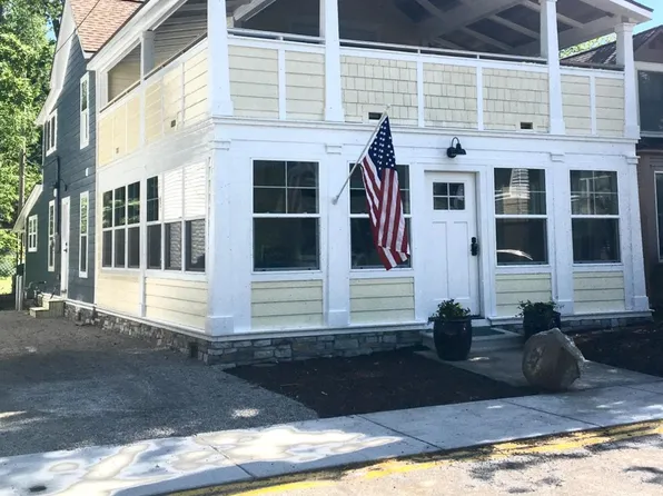 614 E 2nd St, Lakeside Marblehead, OH 43440