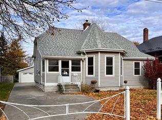 101 Harvey St, Chatham Kent, ON N7M 1M4