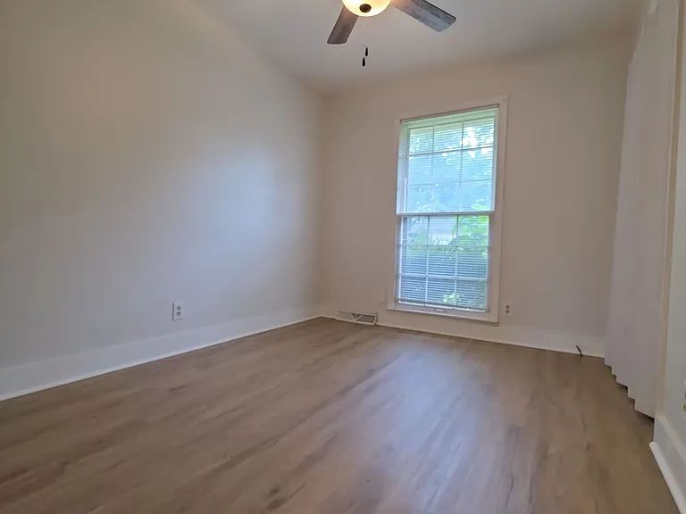 2613 Skyline Dr NW — Photo 8