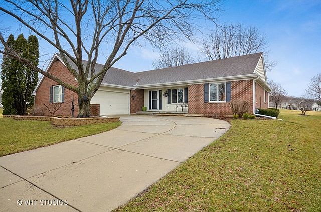 1st image of 9 Saddlewood Ct