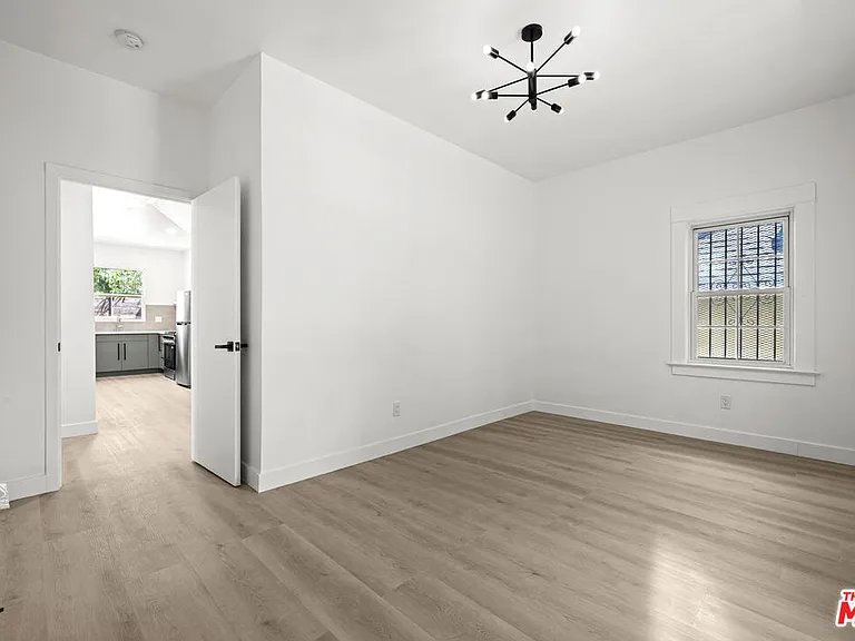 1246 N Formosa Ave — Photo 14