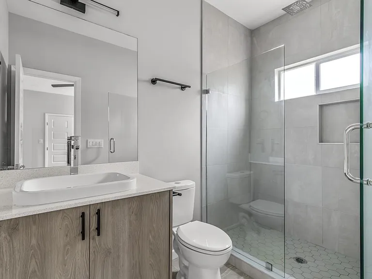 901 Sugar Garden Ave #3 — Photo 7