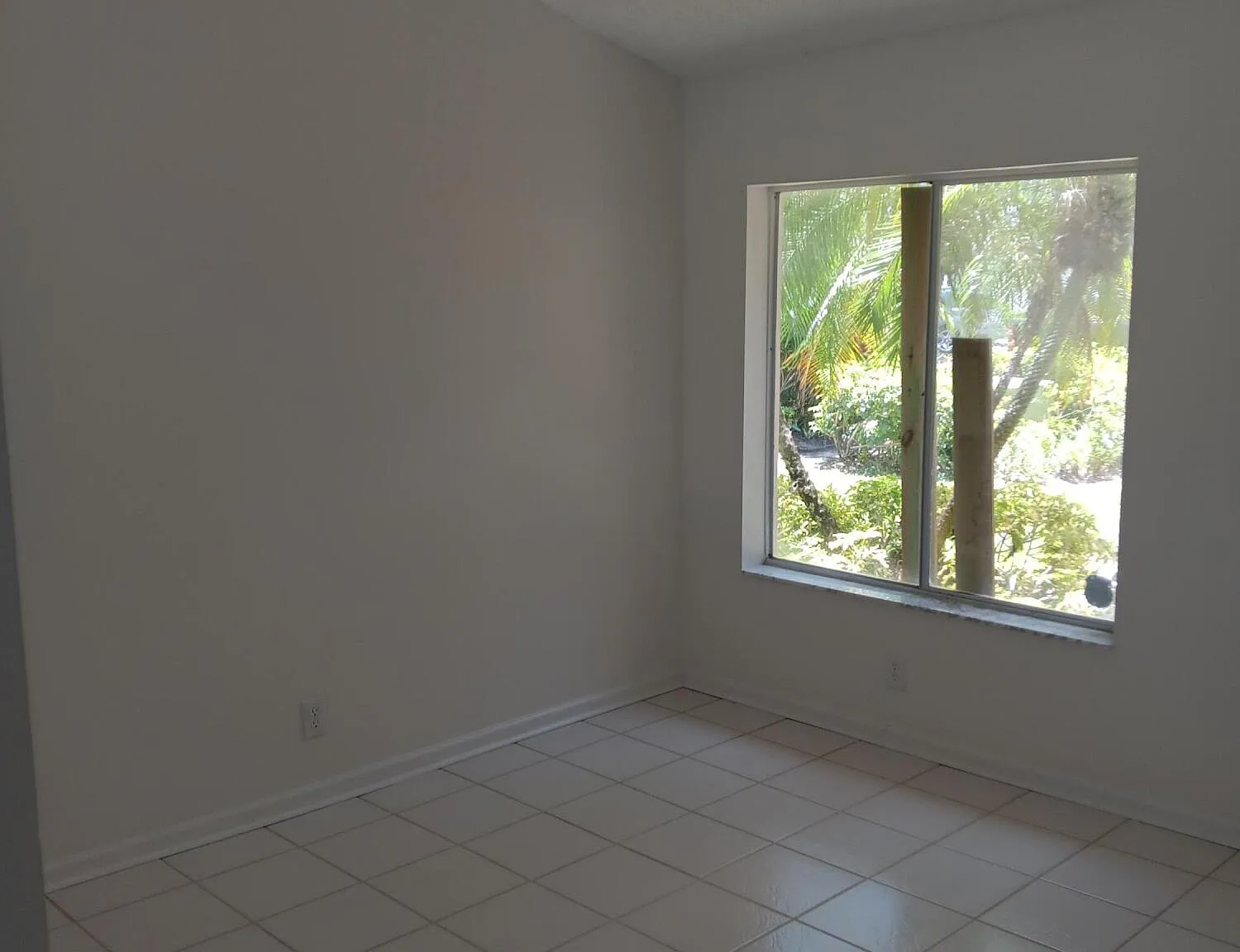 3 bed, 2.5 bath, 1625 sqft, $4,000 — Photo 3
