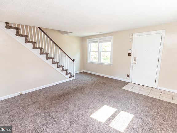 5th image of 246 Childs Ave