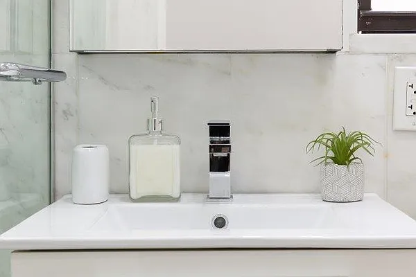 Rented by Finest Furnished LLC | media 30