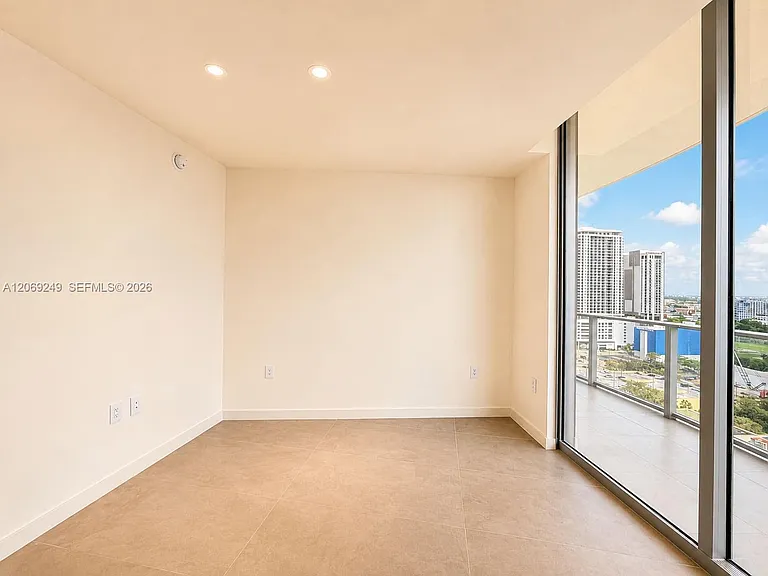 1400 Biscayne Blvd #1807 — Photo 10