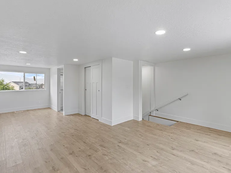 1304 E 900 S — Photo 19