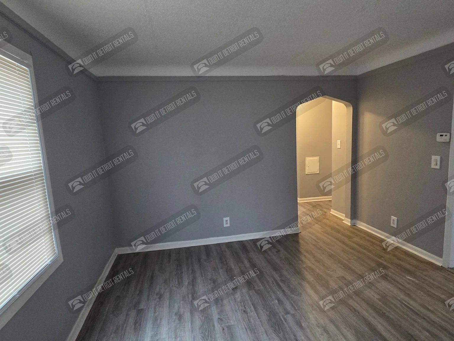 House - Bungalow — Photo 4