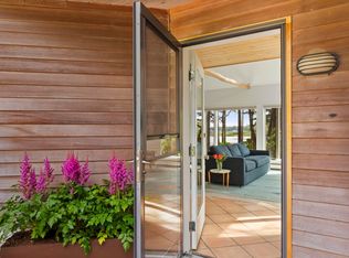 133 Scraggle Point Rd, Spruce Head, ME 04859