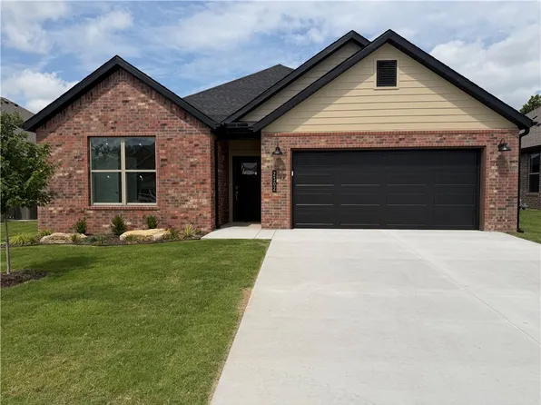 2302 Lexington St, Siloam Springs, AR 72761