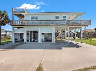 2901 Lakeside Dr, Crystal Beach, TX 77650
