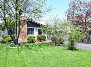 124 Byrd Ct, Clarendon Hills, IL 60514