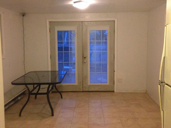 4th image of 90 Mapleton Ave