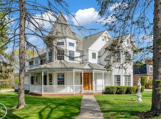 663 N Riverside Ave, Saint Clair, MI 48079