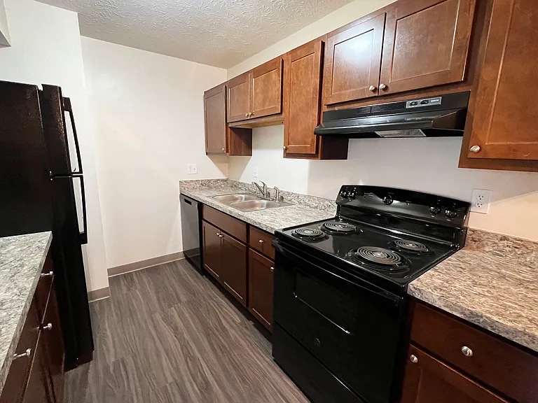 Forest Creek Apartments — Photo 31