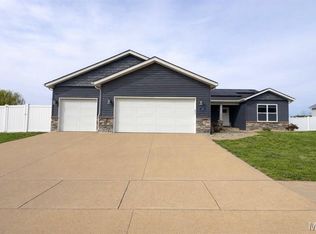 407 Sammy Ln, Caseyville, IL