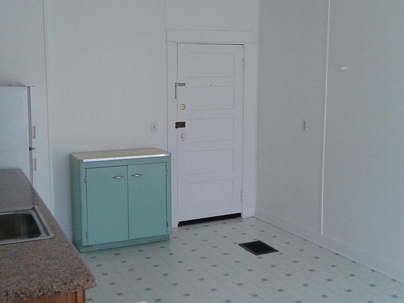 Kitchen entrance area