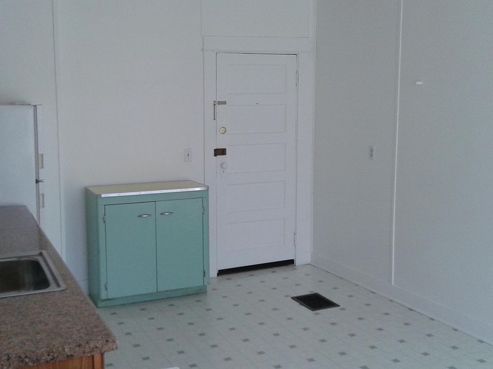 Kitchen entrance area