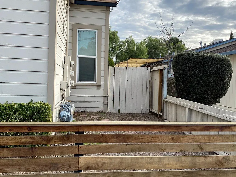 2155 Chestnut St — Photo 2