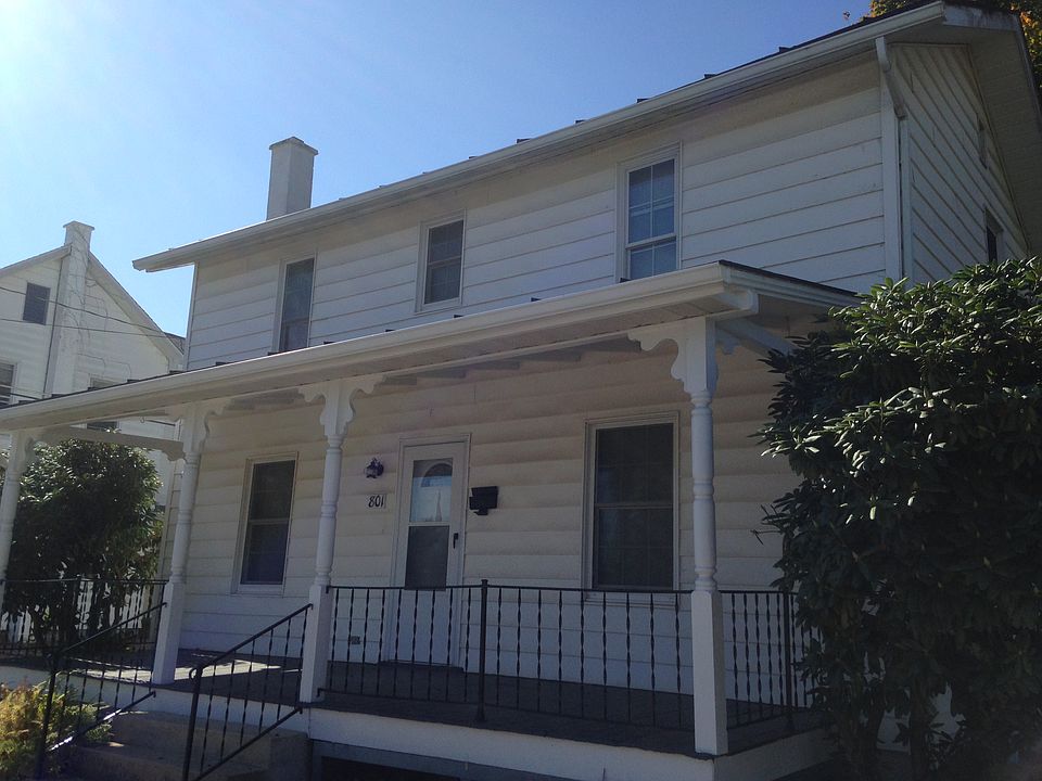 1st image of 801 Elm St