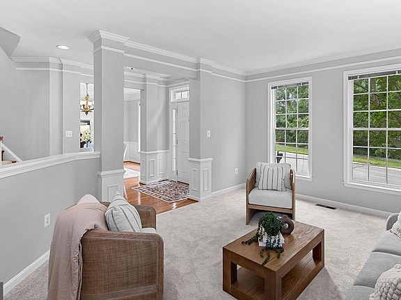 4th image of 42715 Clover Meadow Ct