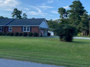 20 Pine St W, Lillington, NC 27546