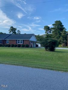 20 Pine St W, Lillington, NC, 27546