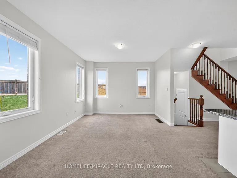 23 Pinot Cres #UPPER — Photo 16