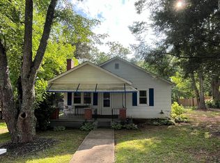 307 Nealy St, Pickens, SC 29671