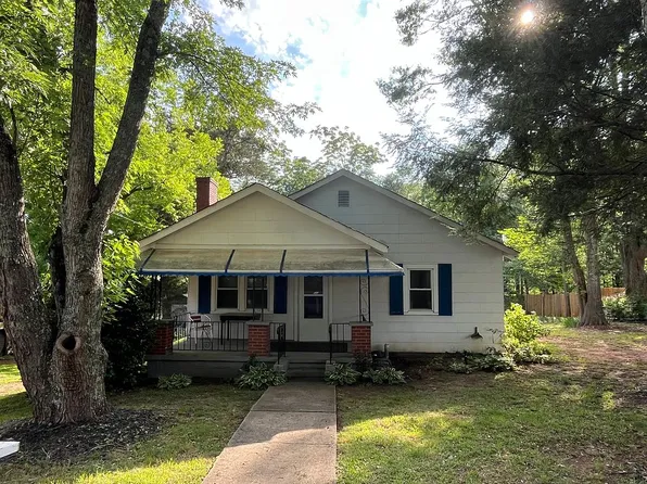 307 Nealy St, Pickens, SC 29671