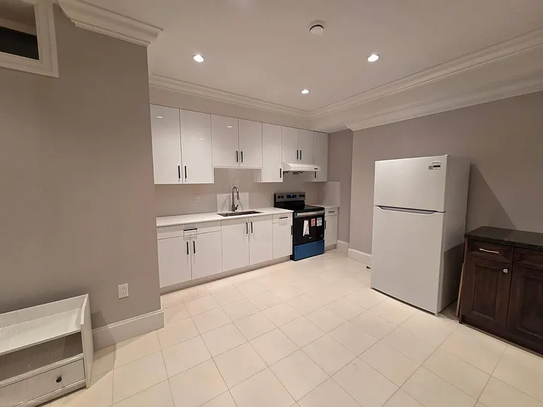 4758 Bond St — Photo 14