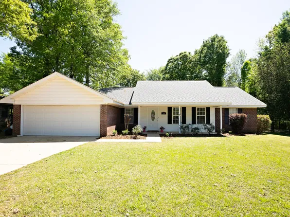 333 Drake Cir, Columbus, MS 39702