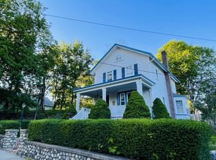 12 Parrott St, Cold Spring, NY 10516