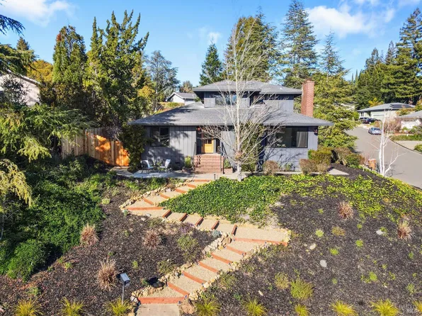 1140 Stanford Court, Napa, CA 94558