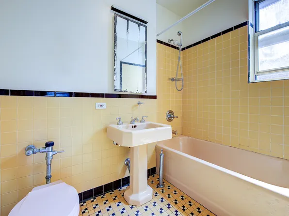 117-01 Park Lane South image 24 of 34