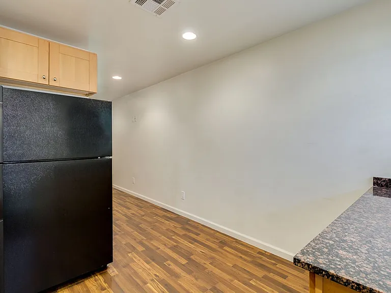 22nd Street Apartments 3015 — Photo 10